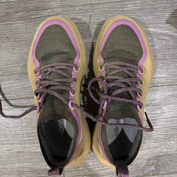 Allbirds Women’s Trail Runners SWT – Hazy Beige/Lux Purple - Picture 1 of 5